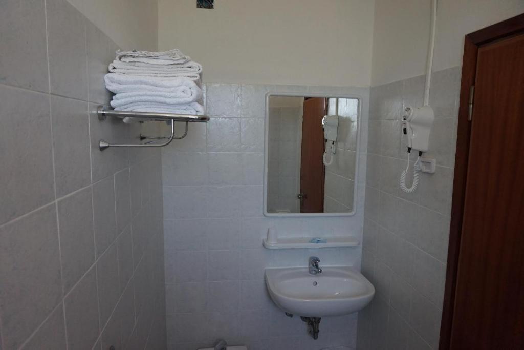 Hotel Ines Cesenatico Ngoại thất bức ảnh