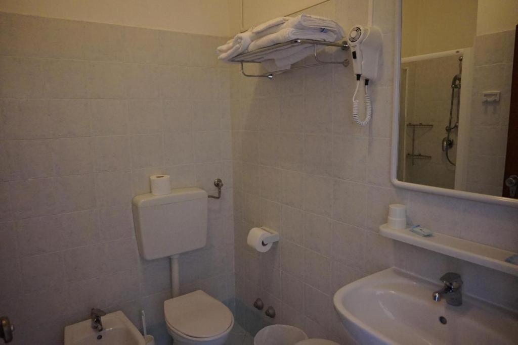 Hotel Ines Cesenatico Ngoại thất bức ảnh