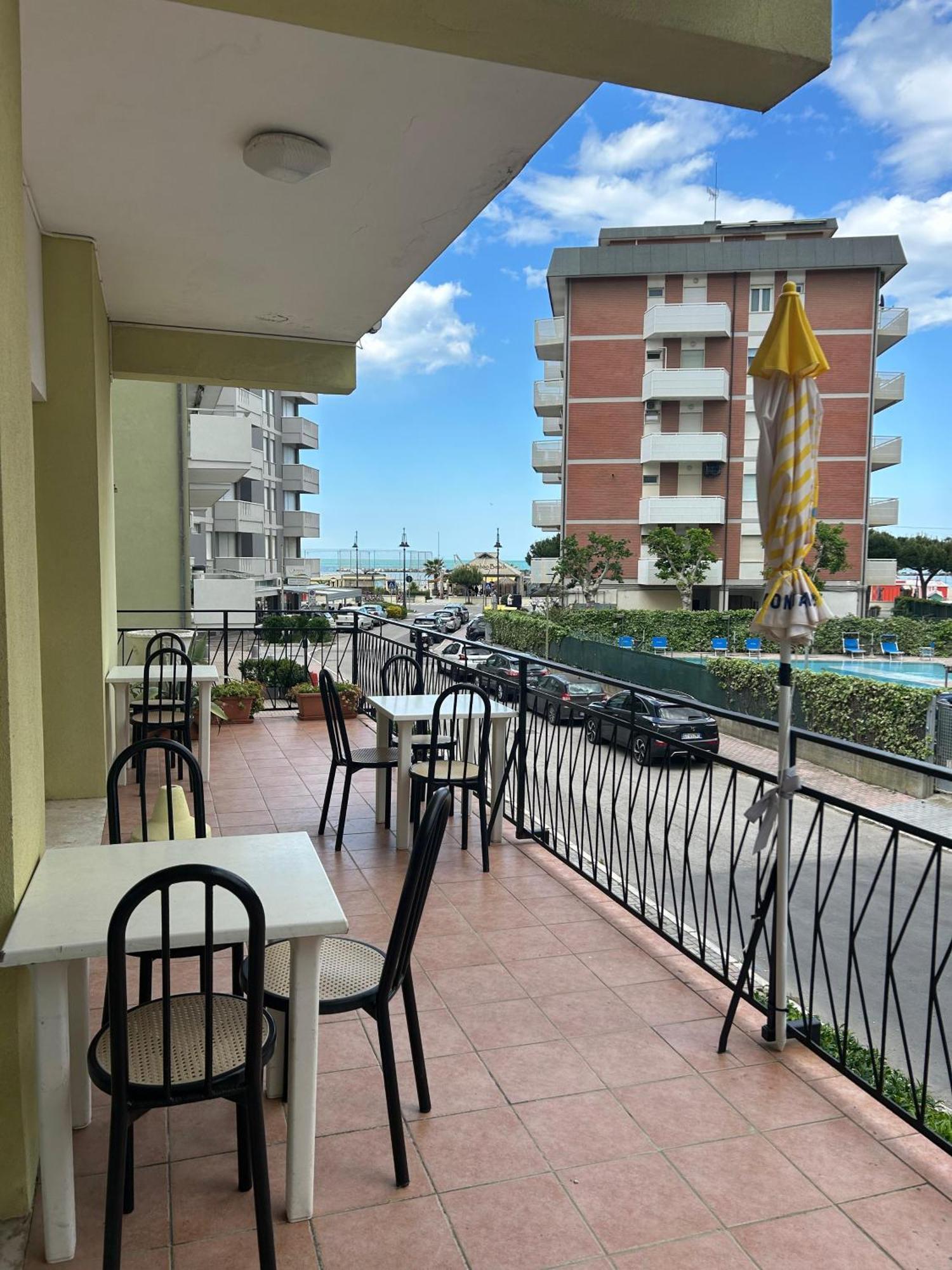 Hotel Ines Cesenatico Ngoại thất bức ảnh