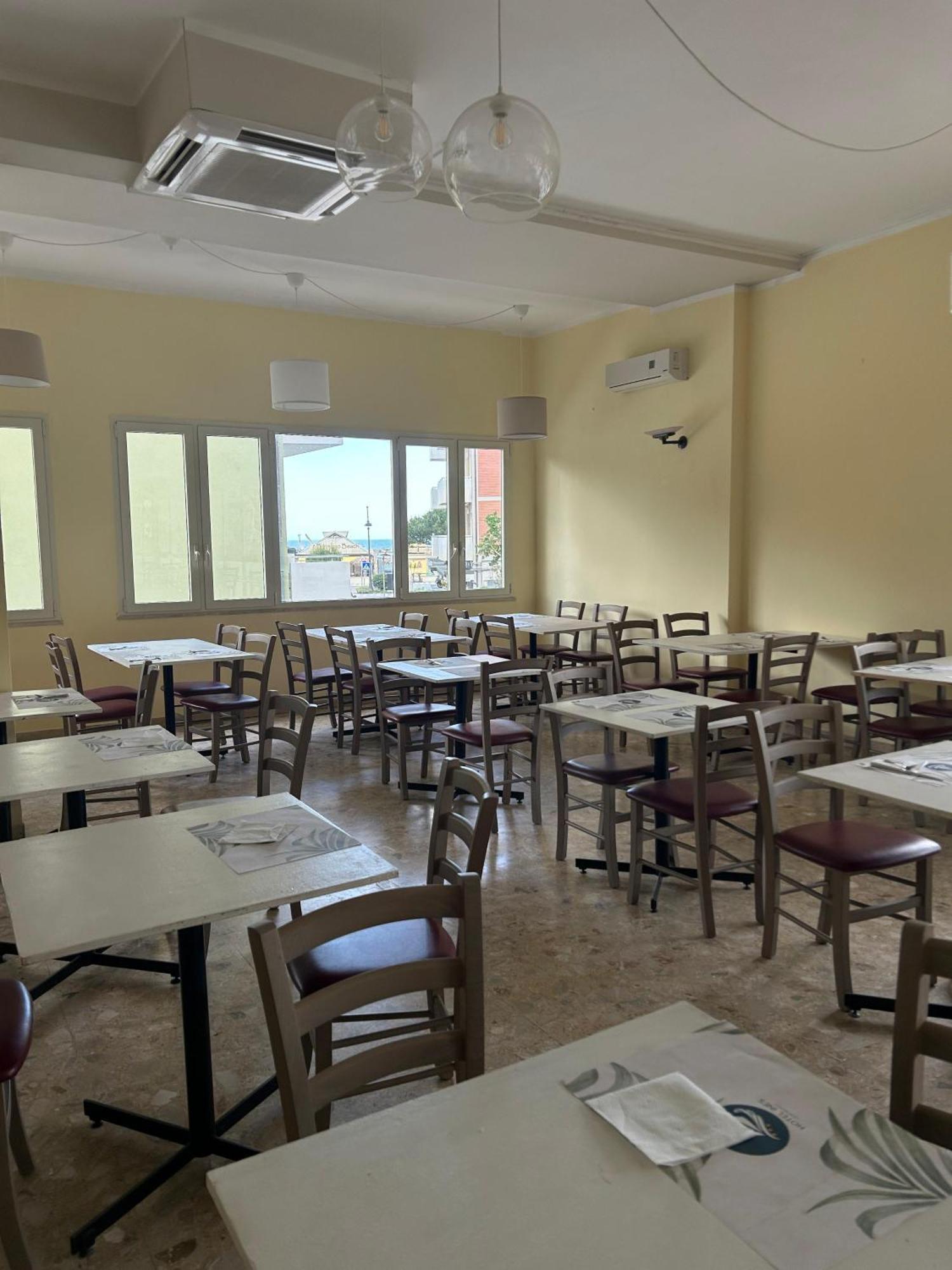 Hotel Ines Cesenatico Ngoại thất bức ảnh